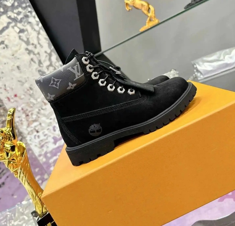 Louis Vuitton Timberland Foto QC da WEIDIAN su Qualit.ly