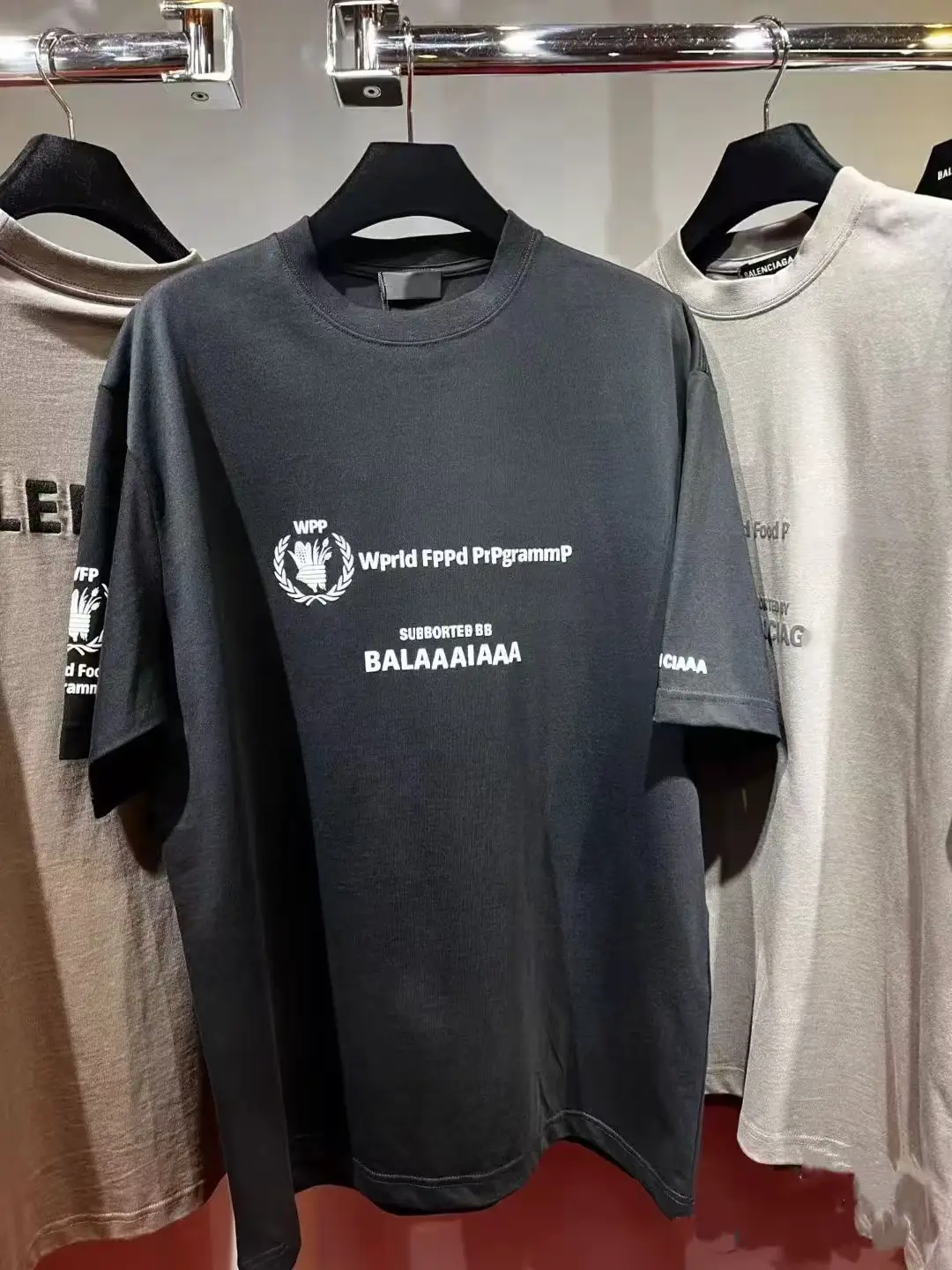 [260g] Paris style summer fashion brand, World Food Processing Charity Co., Ltd., short breathing T-shirt for couples