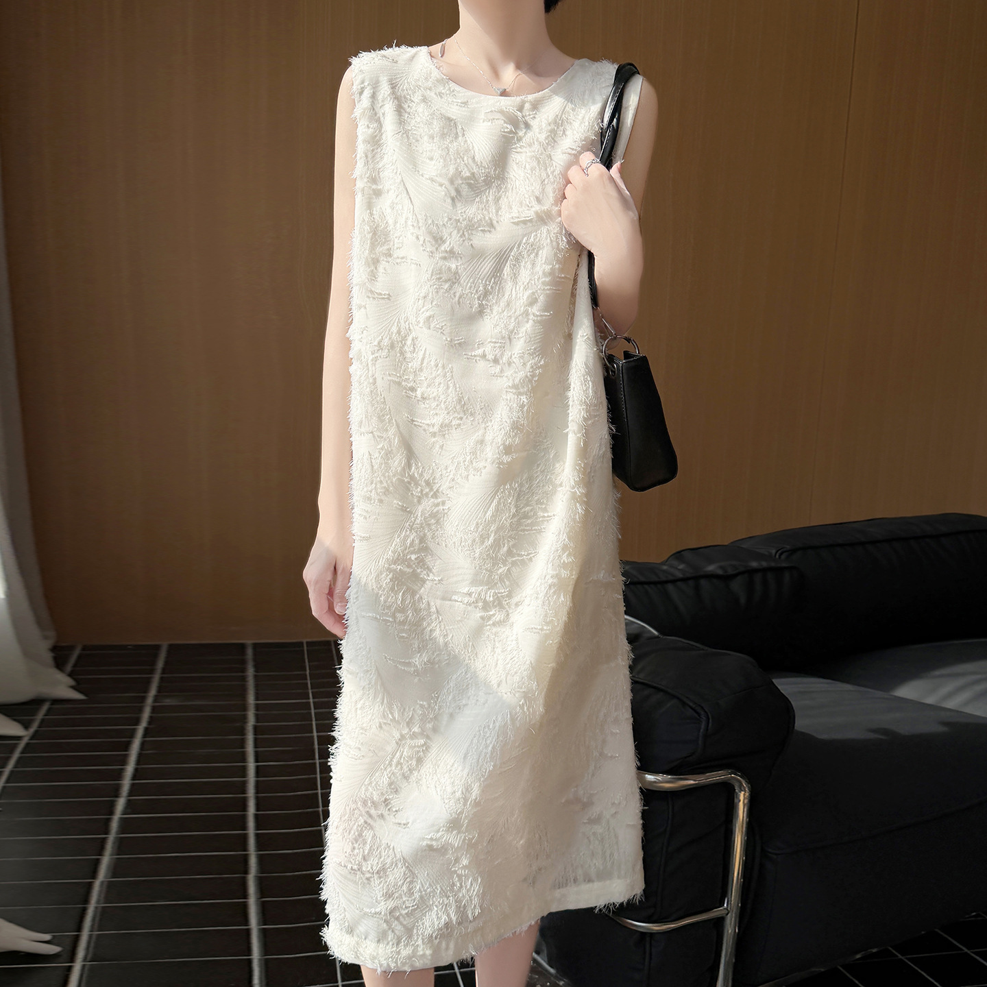 French-Style Light Luxury High-End Dress for Women, New Spring/Summer Model, Round Neck, Sleeveless, Loose Fit, Tassel, High-Waisted, Mid-Length Dress