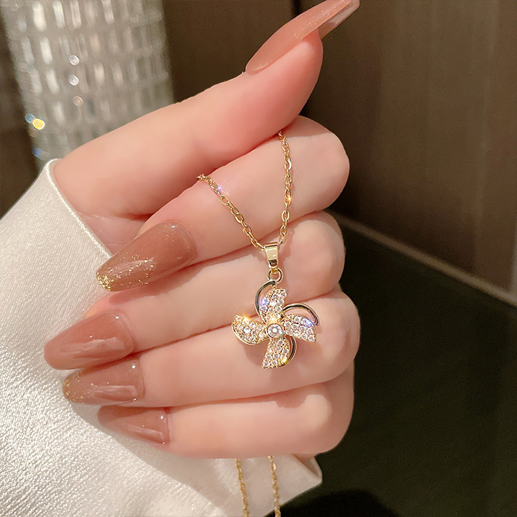 Korean Style Design Fashion Rotatable Windmill Necklace Jewelry Women's All-match Personalized Light Luxury Cold Style Niche Collarbone Chain