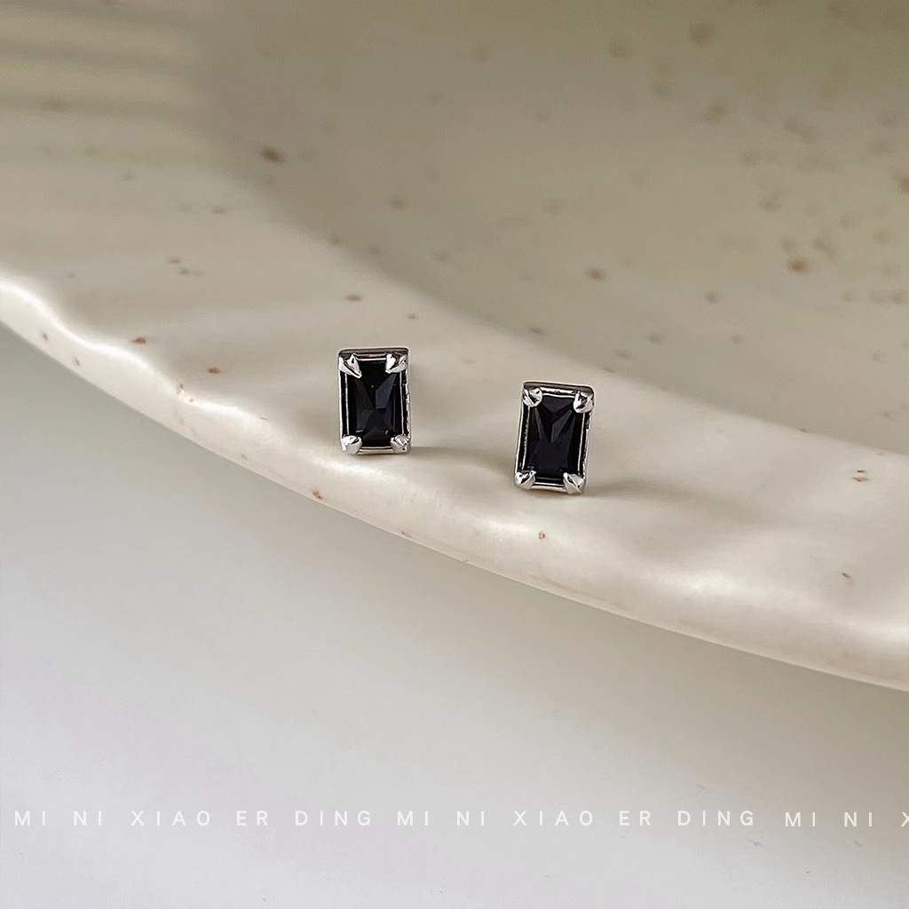 Minimalist black rectangular zircon small silver needle all-match earrings mini earrings factory Yiwu jewelry