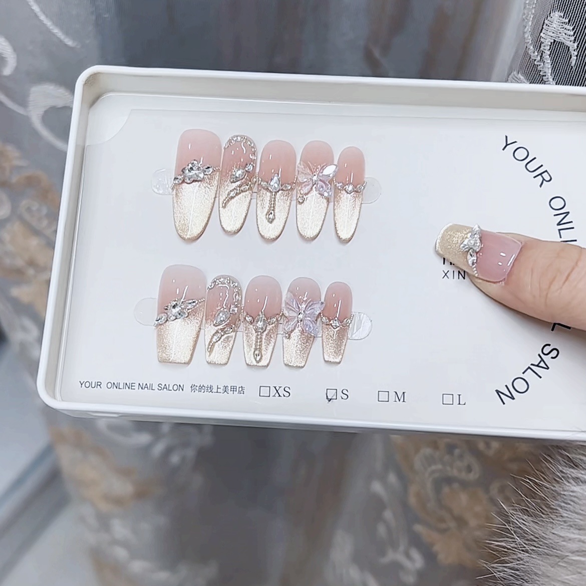 Naizi Pure Handmade Phototherapy Wearing A Snake to Run Cat's Eye Reusable Nail Patch Removable