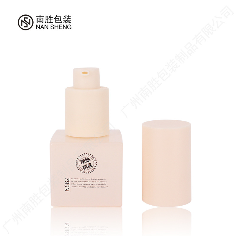 Foundation liquid glass bottle packaging material 30 ml pressure pump flat shoulder concealer cream square bottle BB cream essence milk sub-bottled