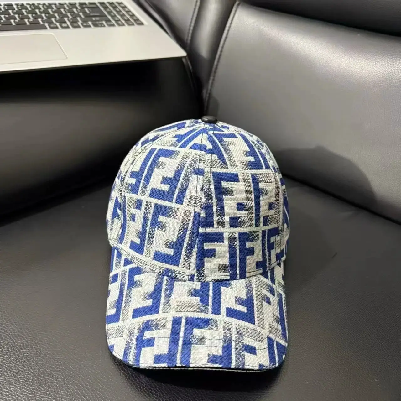 1AX--新款棒球帽平沿帽+Whatsapp 86 177 5911 6642