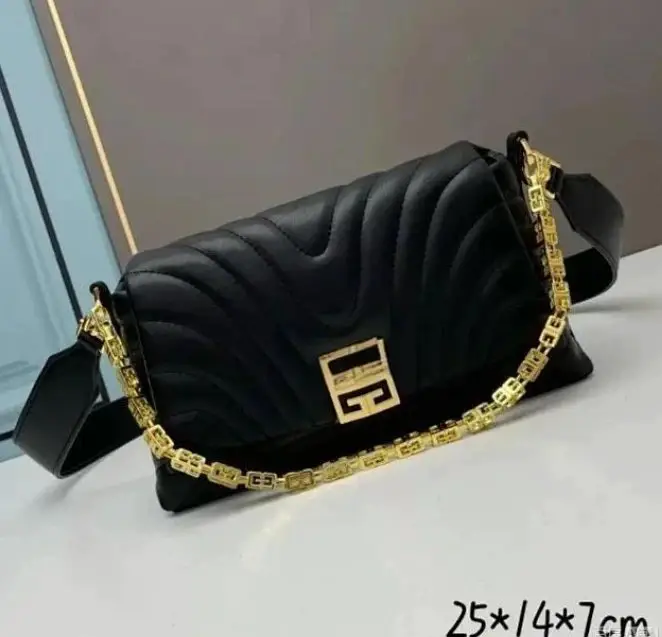 P300(8669-4)25 x 14 x7CM