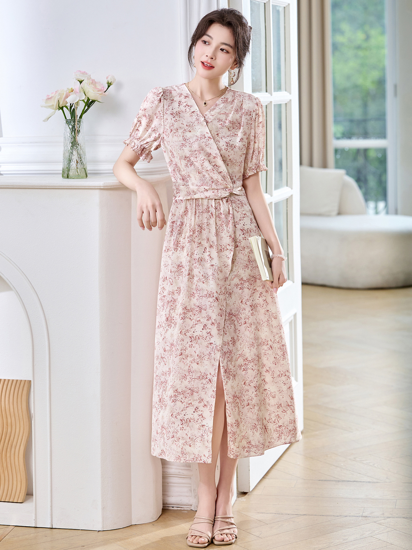 French-Style Silk Printed Dress for Women, Summer 2026 Fashion Floral V-Neck Slit Mulberry Silk Long Dress