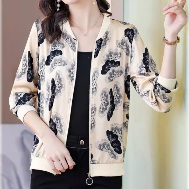Factory direct mother spring and autumn thin jacket short coat middle-aged and elderly women's 2024 summer sunscreen baseball jacket