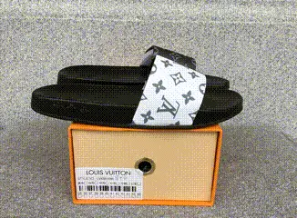 Dynamic Youth Slippers 1