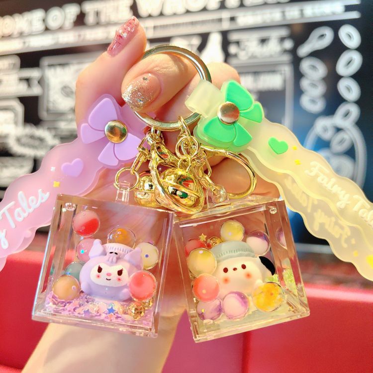 Cartoon oil flowing sand Sanrio keychain cute coolomi drifting bottle key chain pendant small gift wholesale
