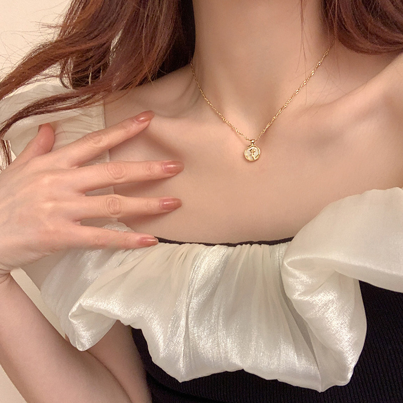 Fritillaria Flower Round Brand Necklace Fashion Light Luxury High Sense Clavicle Chain Elegant Simple Daily All-match Necklace Batch