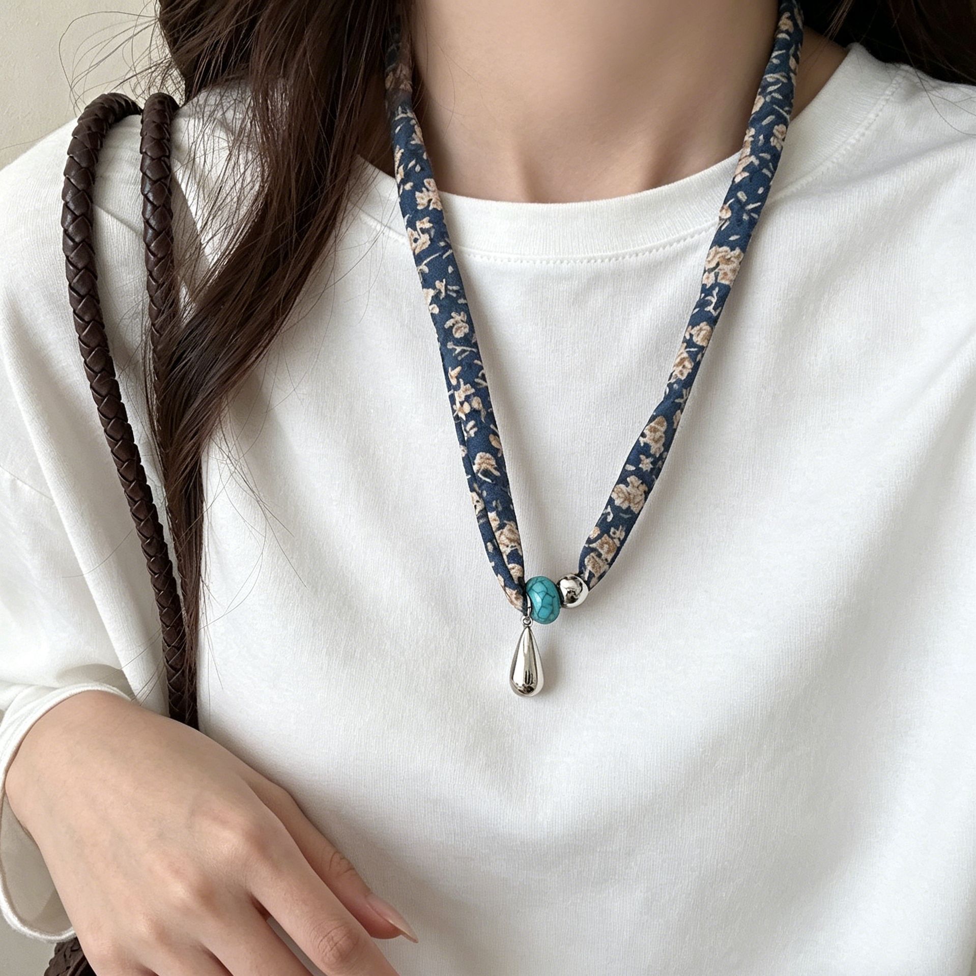 Vintage Ethnic Style Blue Paisley Fabric Pull-Out Water Drop Necklace Floral Silk Scarf Choker Artistic Fashionable Accessory