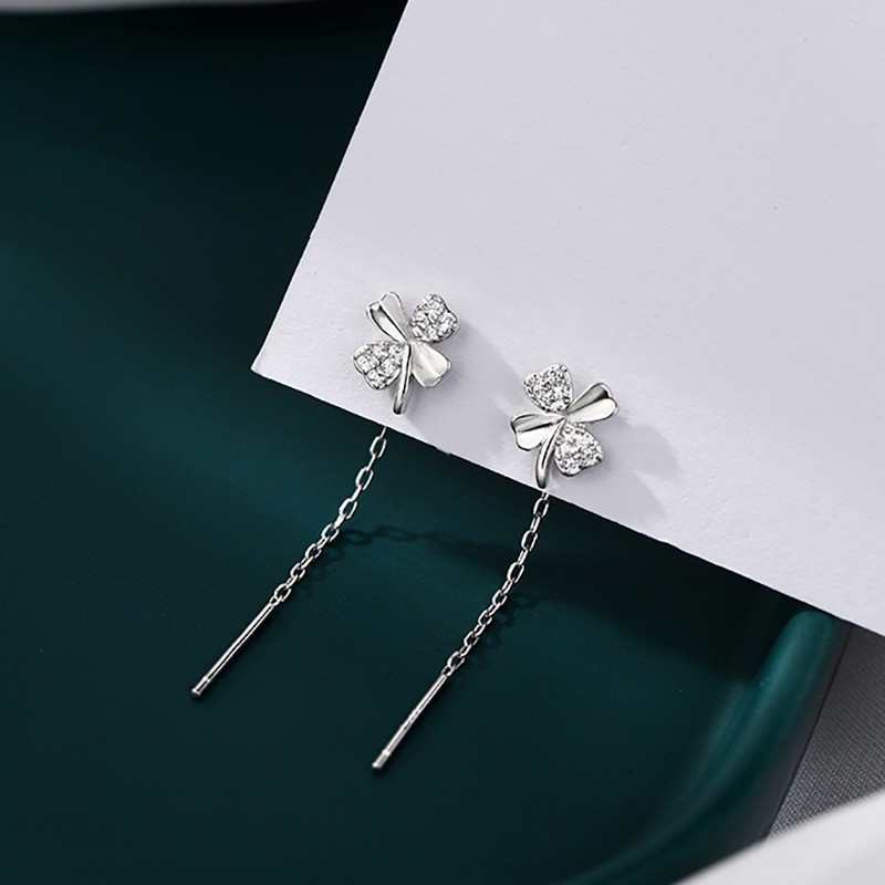 Four-Leaf Clover Earrings for Women 2023 New Trendy Long Ear Piercing Earrings for Round Faces Showing Tassel Earrings