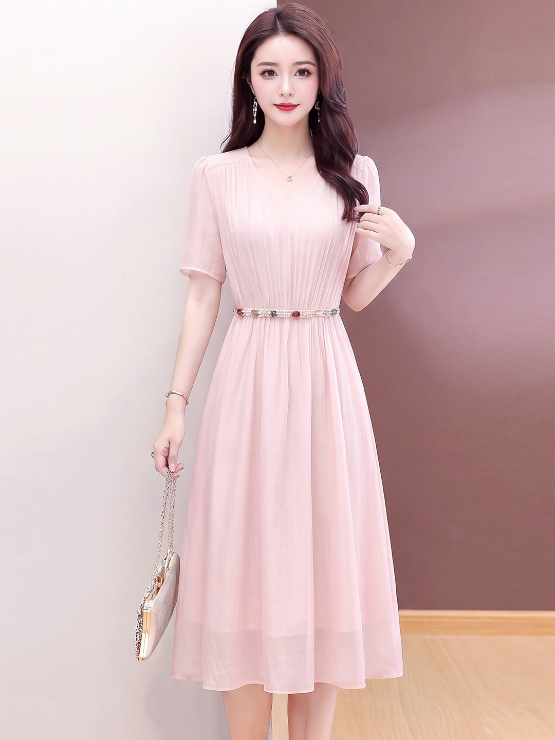 Trendy French-Style V-Neck Dress for Women, Summer 2026 New Model, Simple and Elegant, Waist-Cinching, Mid-Length, Fashionable A-Line Dress