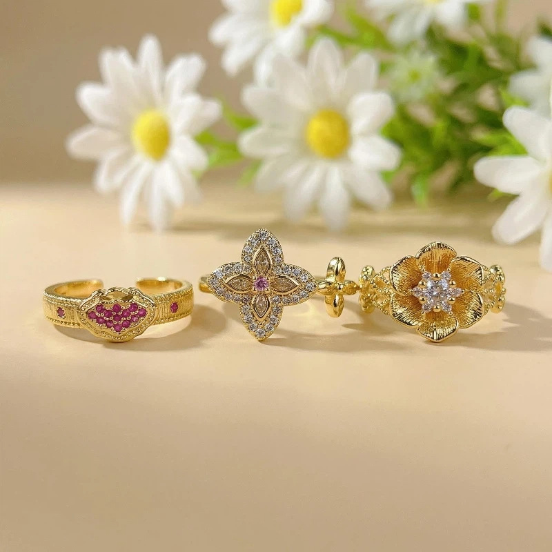 Light Luxury Exquisite Four-Leaf Clover Flower Zircon Open Ring, Versatile for Commuting, Niche High-End Style Stackable Ring