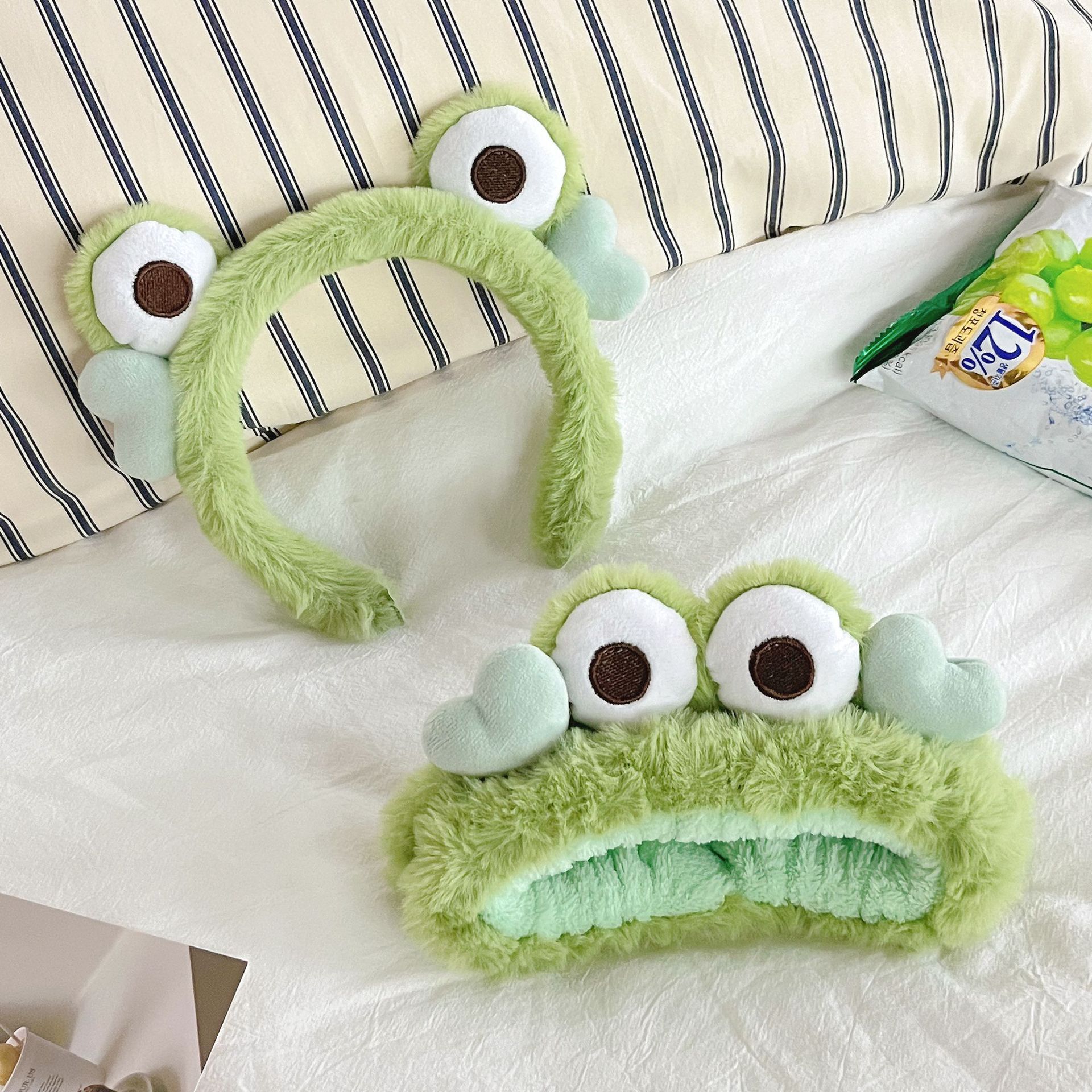 New plush corset hair band washing hair band green frog eyes love head band girl heart cartoon face washing hair card