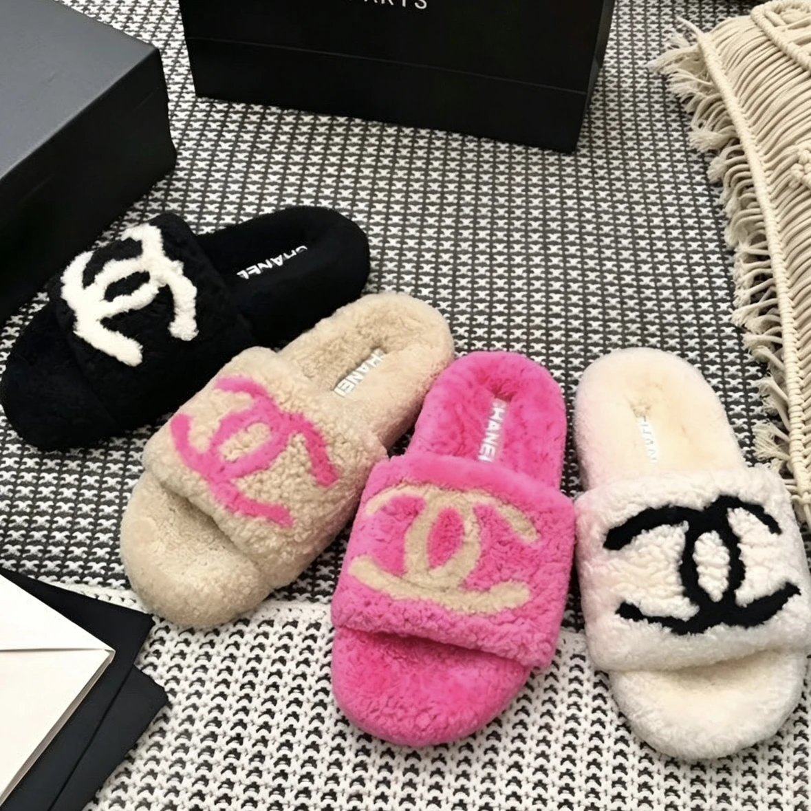 小香风毛毛厚底拖鞋