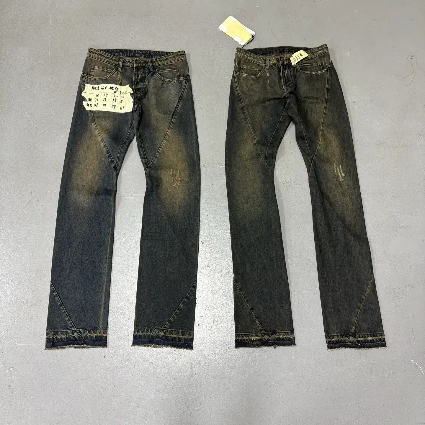 On the same day, RO style mud dyed black spiral jeans archive high street three-dimensional cut pants were released