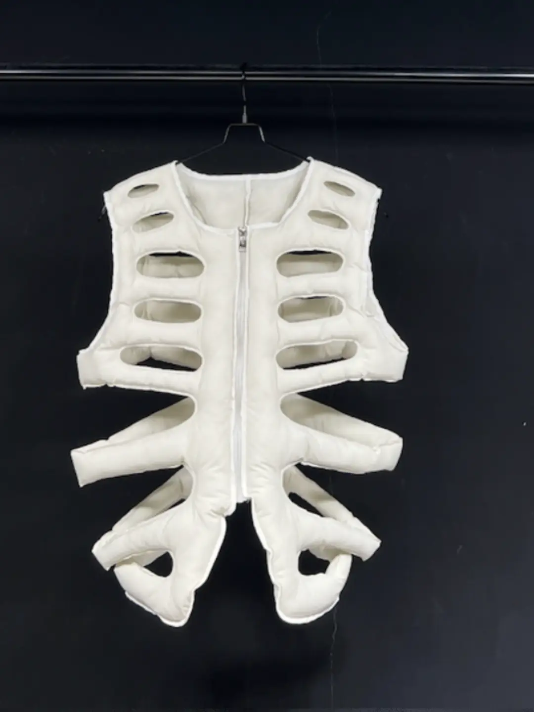 Mi White Skull Rib parka vest Men's High-End Niche Stylish Cut Out Outwear Sleeveless Stacked Waistcoat