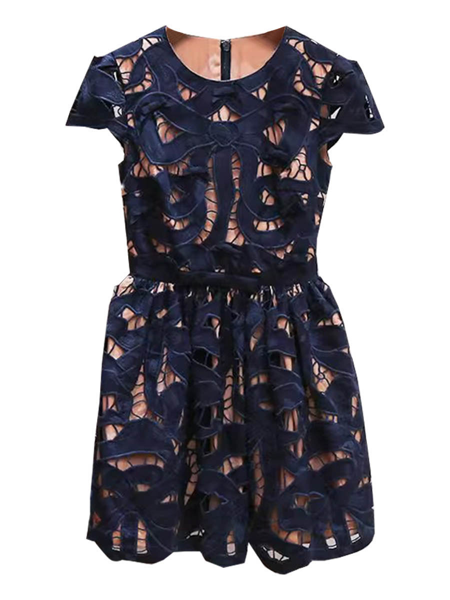 Sp2025 Early Autumn New Lace Half-Sleeved Dress Heavy Round Neck Waist Princess Style Short Skirt