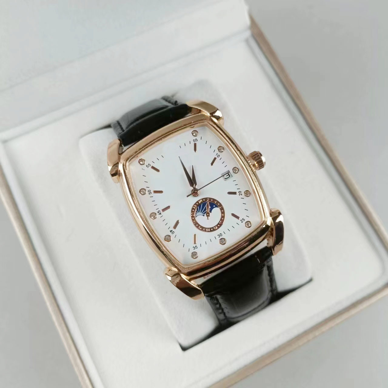 Explosive gift quartz men's watch quartz men's watch blue light glass belt watch men's watch wholesale