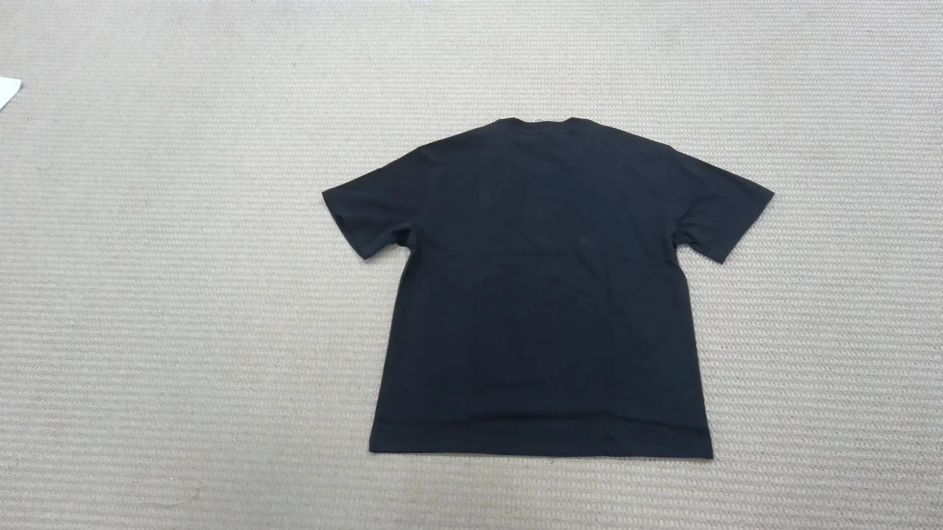 The correct version of the original logo is a high-quality full printed letter logo donkey family round neck short sleeved loose casual T-shirt that can be sent on behalf of others