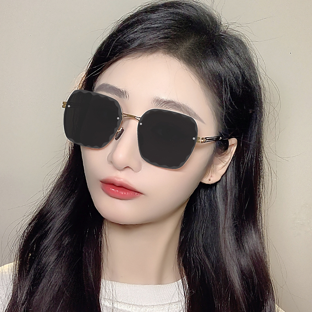 New Square Frameless Cut-Edge Sunglasses Women's Gradient Sunglasses Trendy Metal Anti-UV Glasses