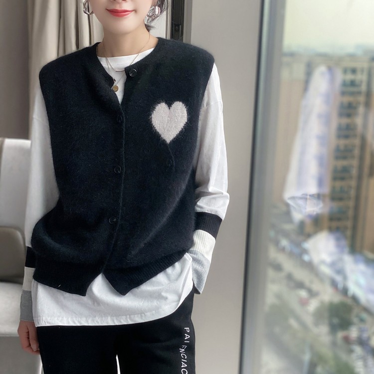 Black outer cashmere knitted vest for women Western style thin cardigan sweater waistcoat Spring and Autumn new vest for women
