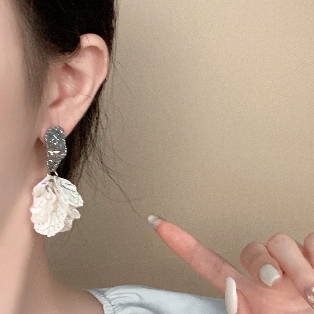 Irregular Pleated Metal Petal Pendant Ear Clip Unique Creative Design Earrings Niche Accessible Luxury Pierced Earrings