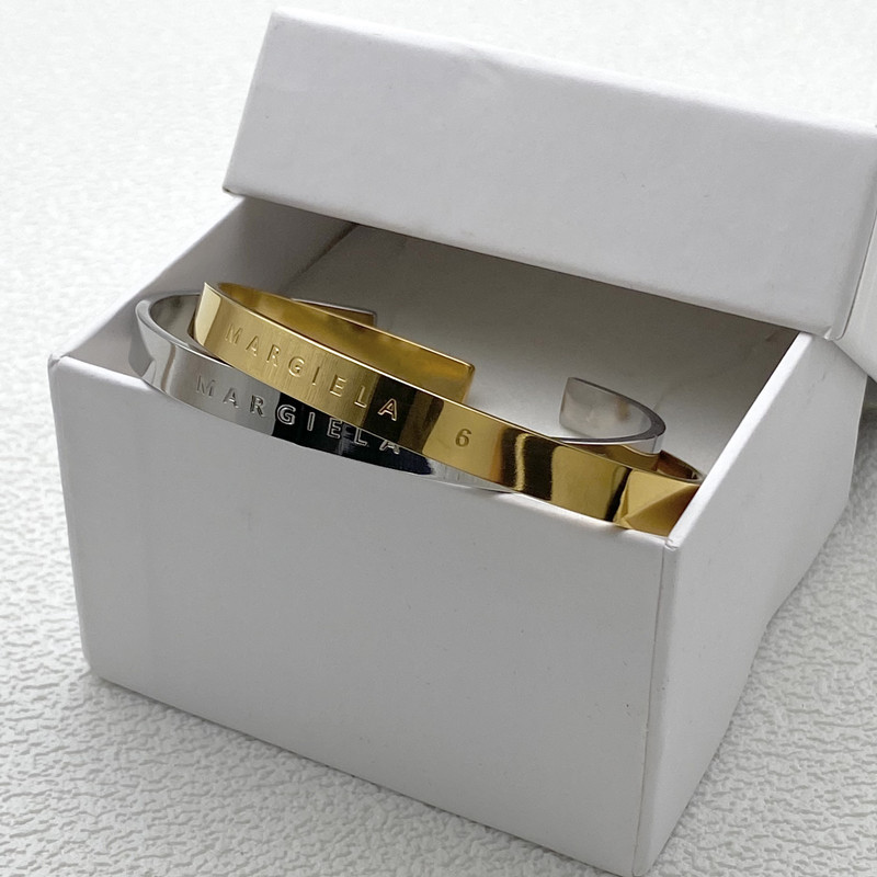 Pyc 22Ss Classic Number 6 Bracelet with Letter Engraving for Men and Women, High-End Minimalist 925 Silver Open Bracelet Fotografie QC de pe 1688 pe Qualit.ly