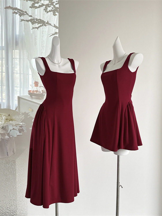 From a French Red Suspender Dress, a Long Hepburn Little Red Skirt, a High-End and Beautiful Engagement Dress for Winter