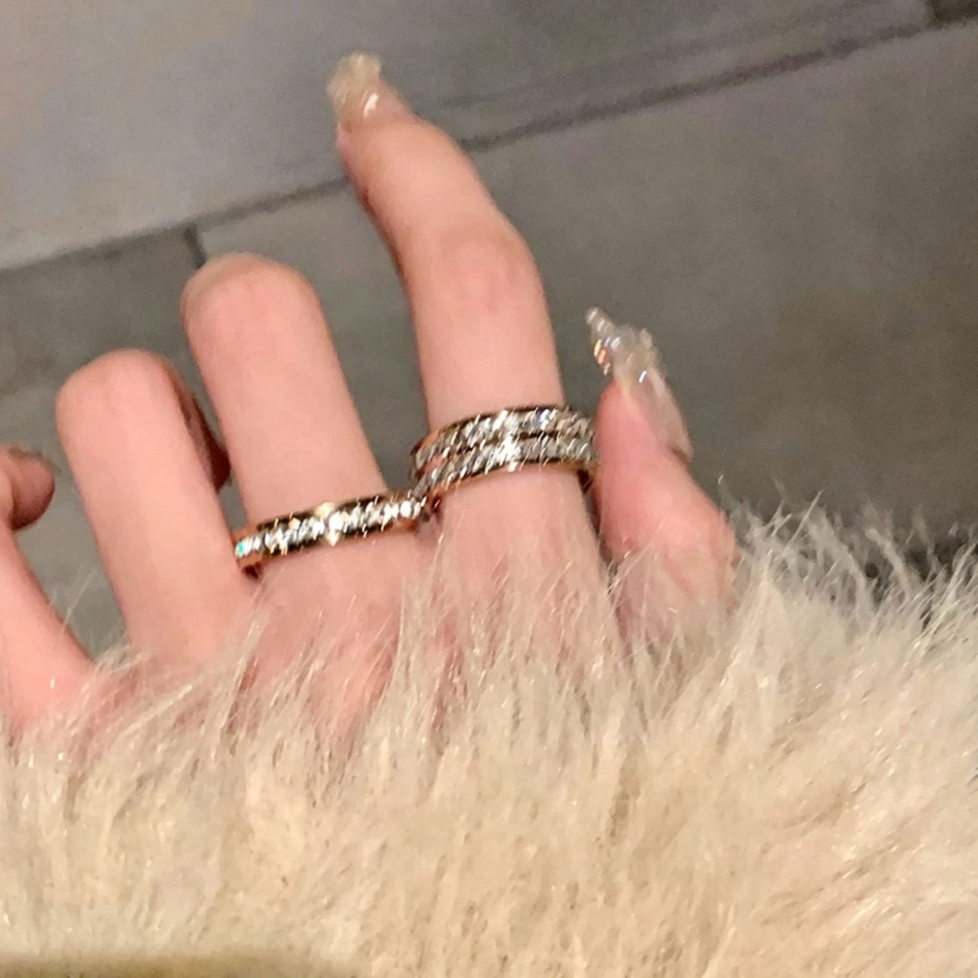 Super shiny starry titanium steel zircon ring female light luxury niche design high-grade sense ring non-fading girlfriends tail ring