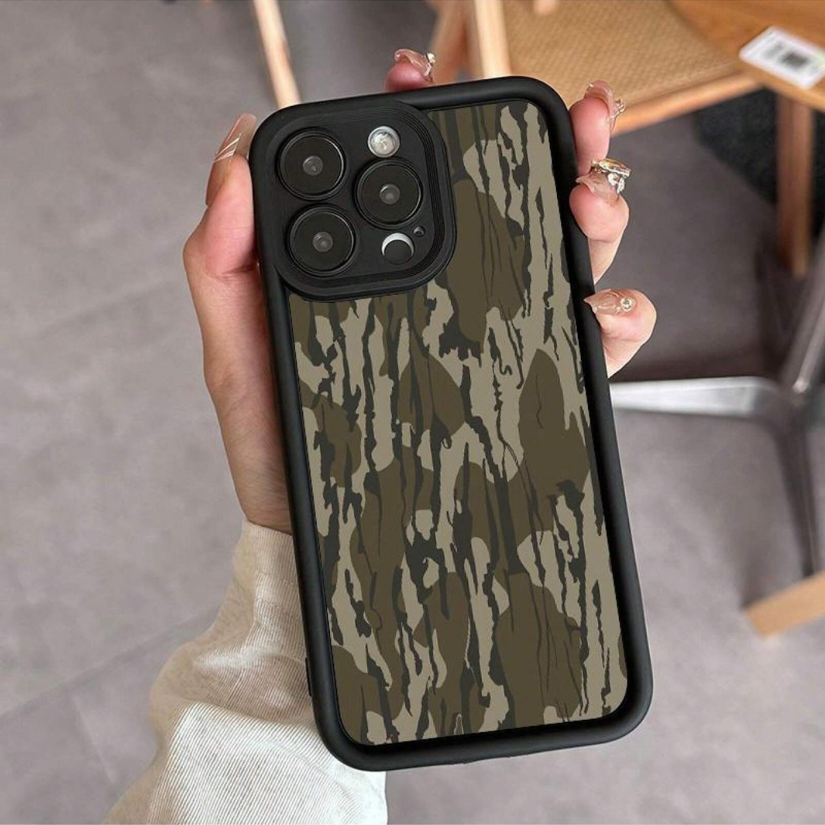 Brown and Green Camouflage Pattern Suitable for Apple 16Prox Mobile Phone Case Iphone15Pro New Model 14 Ladder 13 Explosion 12/11