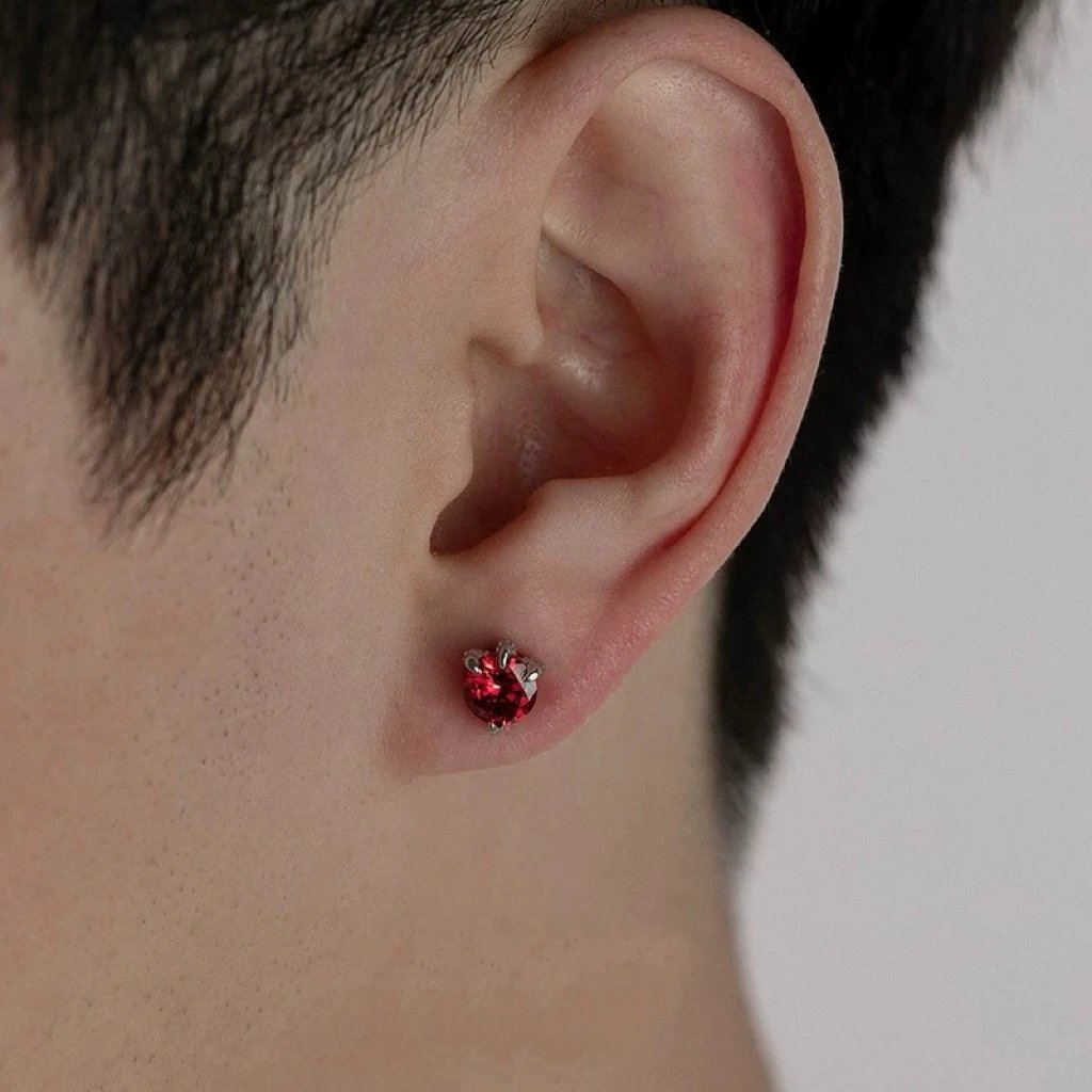 Dragon Claw Earrings Dark Red Blood Diamond Earrings Hip-Hop Ear Bone Nails New Personality Niche Design High-grade Sense Zircon Men and Women