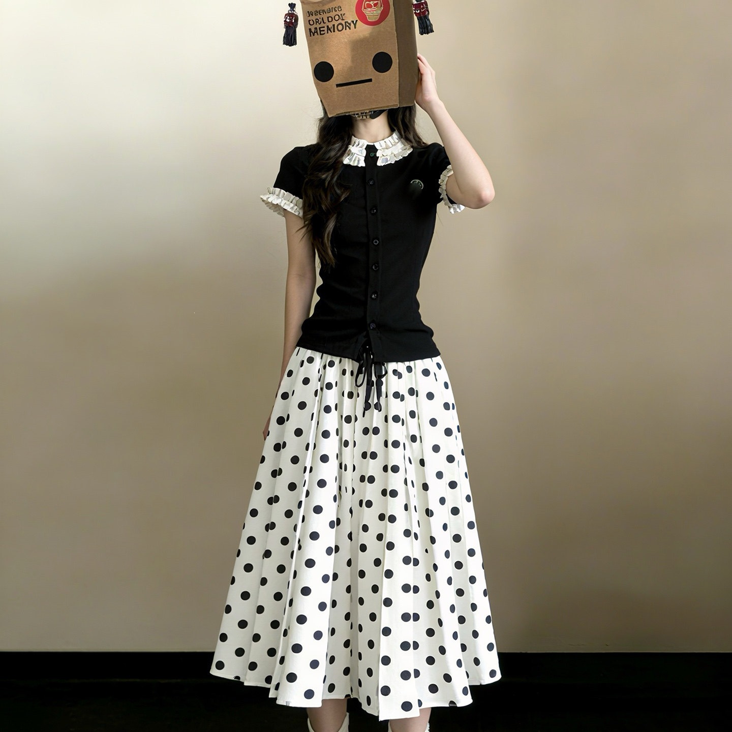 Summer French Retro College Style Outfit with a Design Sense of Sophistication: Lace Sleeve Short-Sleeve T-Shirt + Polka Dot Elegant Skirt Set