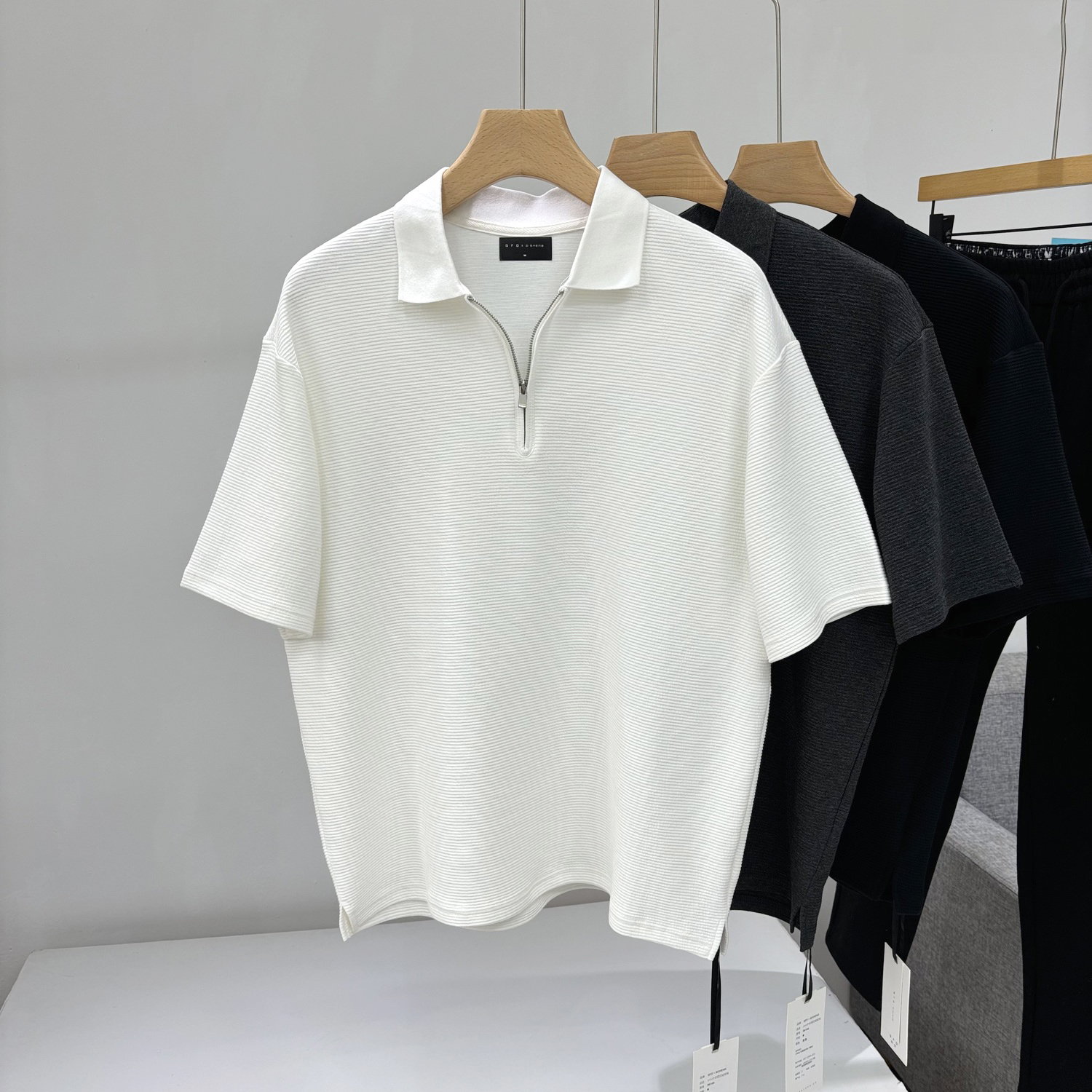 Old Money Style Textured Short-Sleeved T-Shirt for Men, Spring and Summer Half-Open Collar, Zippered Lapel, Loose Casual Polo Shirt Top