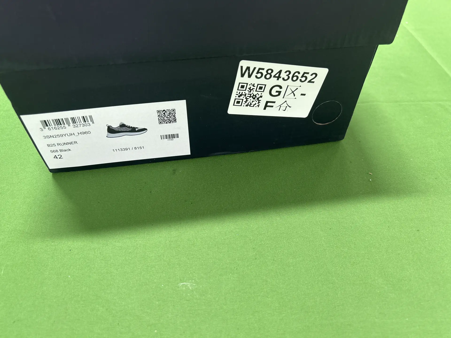 B25 RUNNER 568 Black