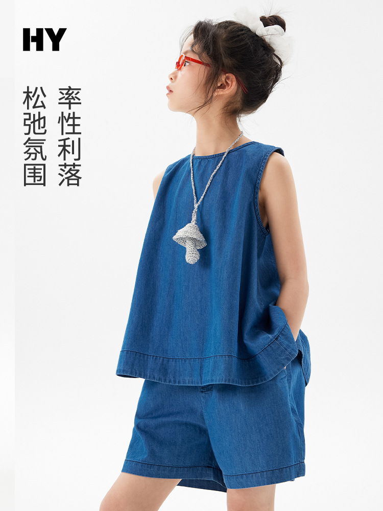 Girls' Casual Outfit 2026 Summer New Korean Style Trendy Sleeveless T-Shirt Set for Older Children, Lightweight Two-Piece Set