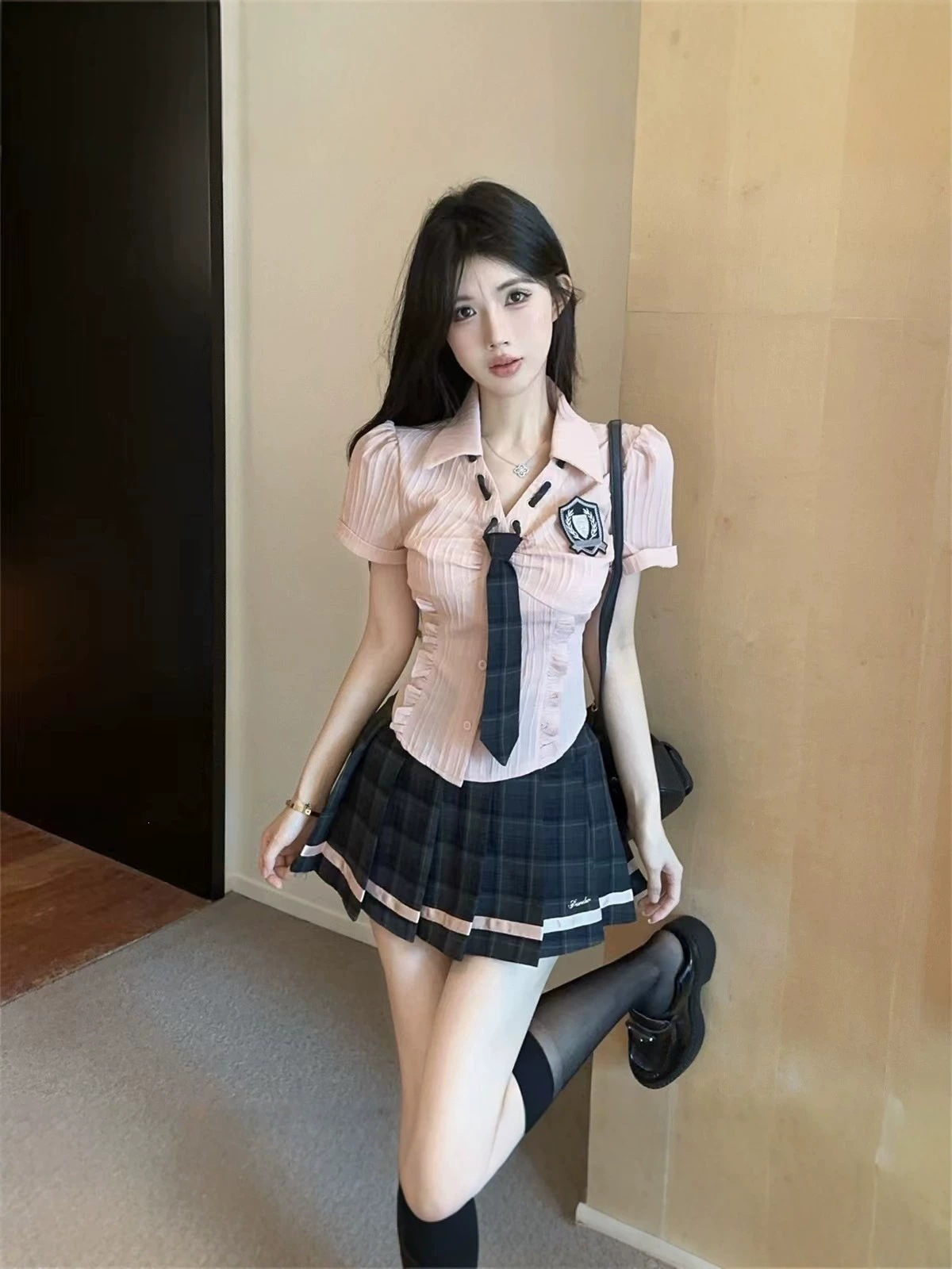 Summer Hot Girl Slim-Fit, Slimming, College-Style, Niche Design Shirt Top and Pleated Short Skirt Two-Piece Set