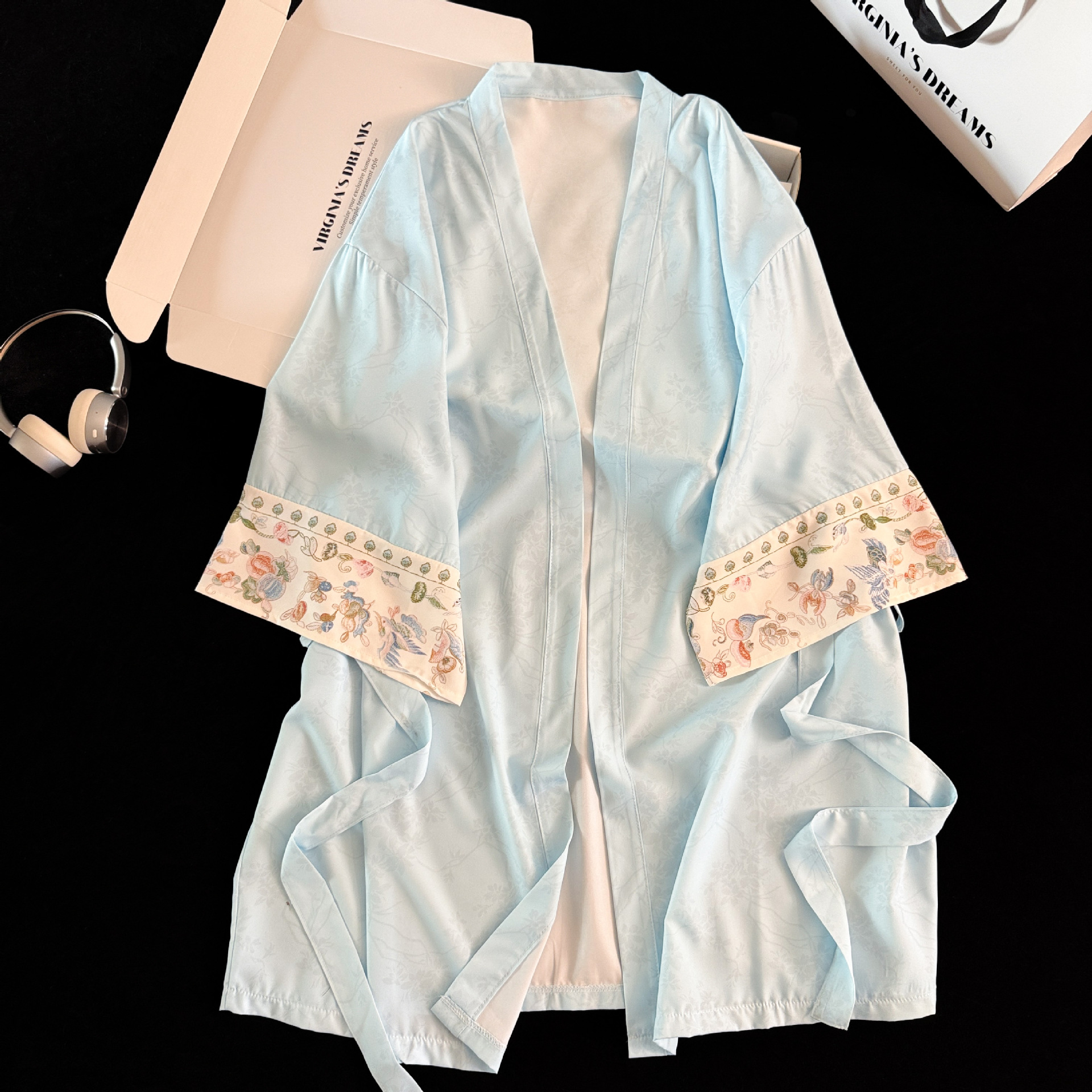 2026 Spring and Summer New Style Silk Nightgown for Women, 100% Mulberry Silk Bathrobe, Silk Outer Robe That Can Be Worn Outside, Home Wear, Morning Robe