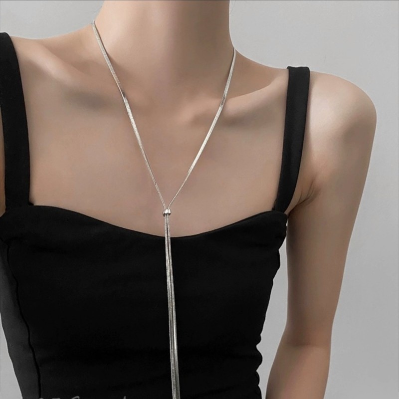 New style personality temperament a multi-wear European and American thick flat snake chain sweater chain women's simple pull snake bone chain tide wholesale