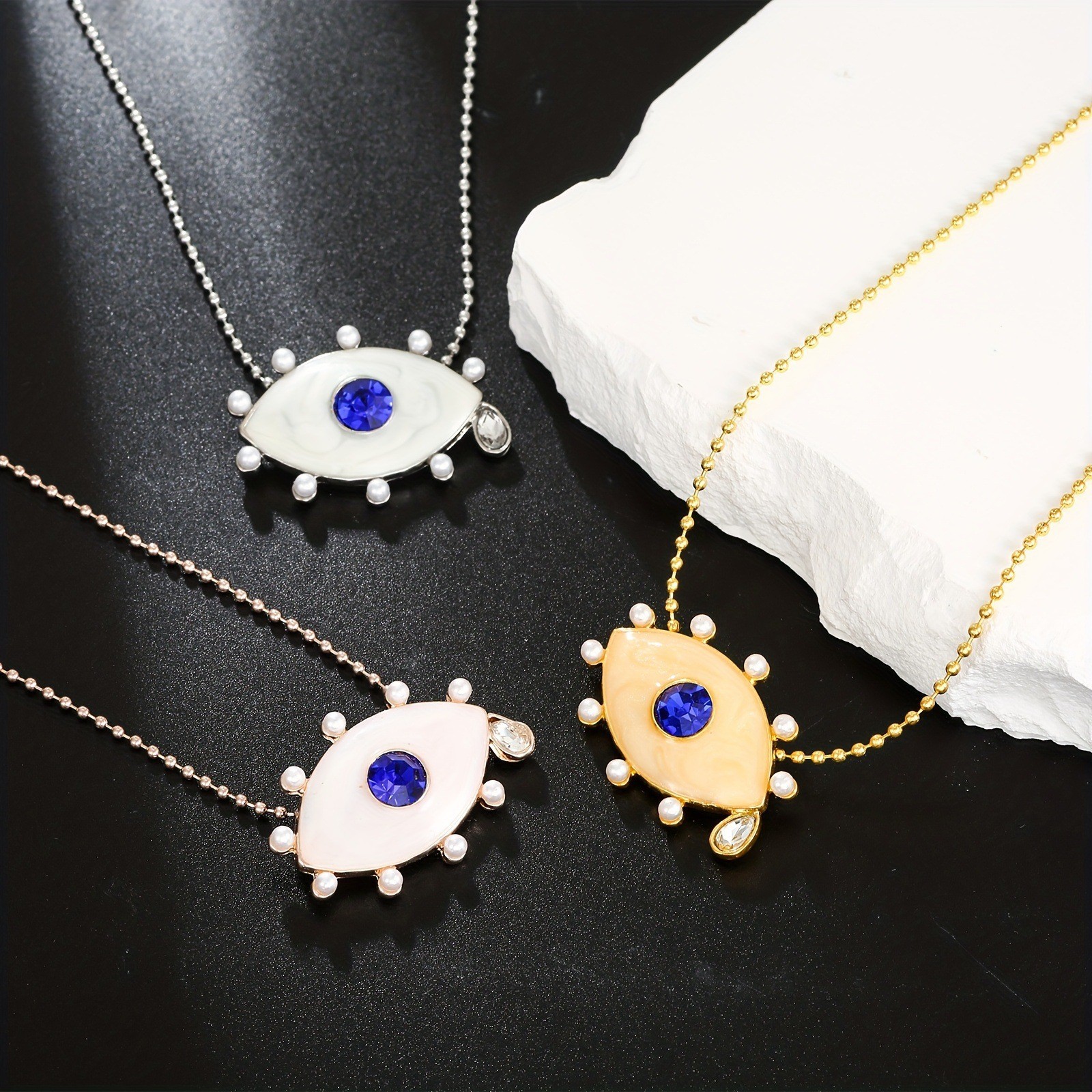 Cross-Border Hot-Selling European and American Niche Design Devil's Eye Necklace Pendant, Versatile and Stylish Fashion Accessory Wholesale