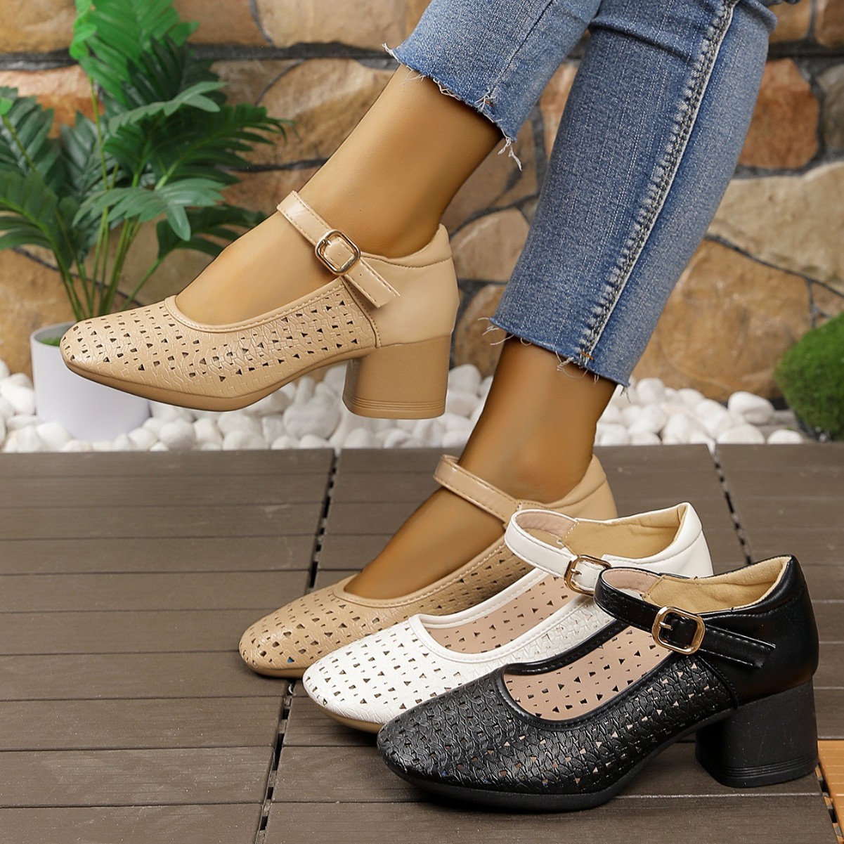 2026 Summer New Style Hollow-Out Women's Shoes with Thick Heels, Buckle Design, Mid-Heel Closed-Toe Sandals, Comfortable Mom Dance Shoes