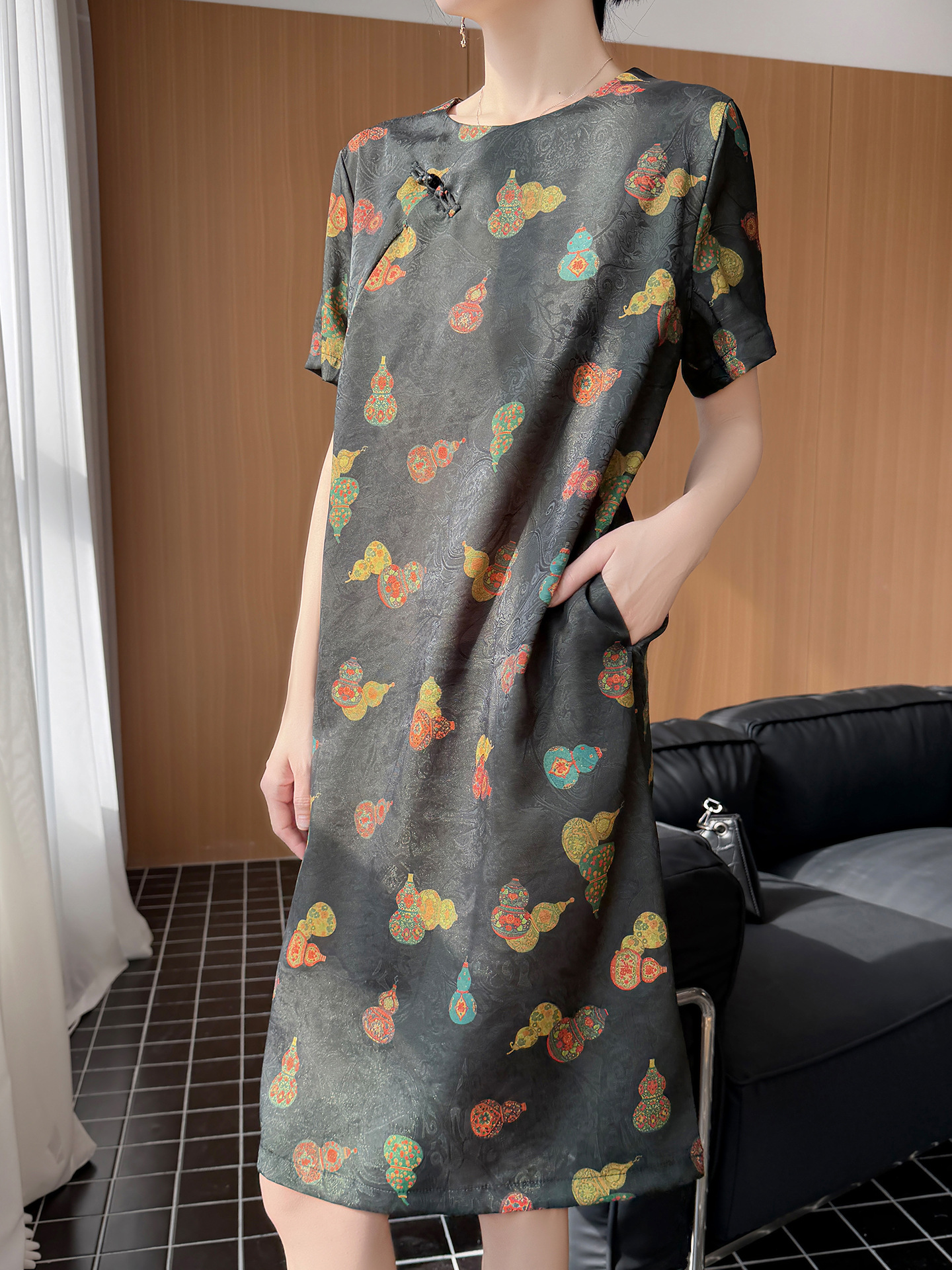 2026 Spring/Summer New Chinese Style Satin Round Neck Short Sleeve Women's Printed Buttoned Mid-Length Dress