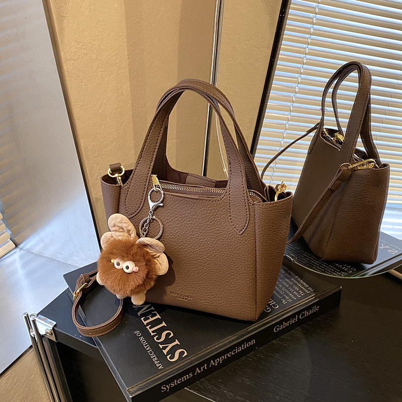 South Korea Ins Fashionable Fashion Bucket Bag Women's 2025 New Style Simple All-match Shoulder Crossbody Bag High-end Women's Bag