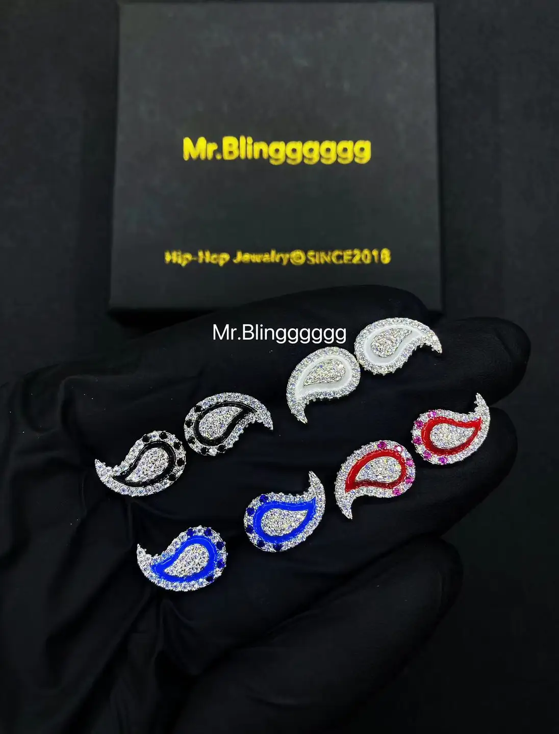 Mr.Blingggggg European and American Hip-Hop Jewelry Solid Colorful Enamel Full Diamond Black and White Blue Red Cashew Flower Earrings