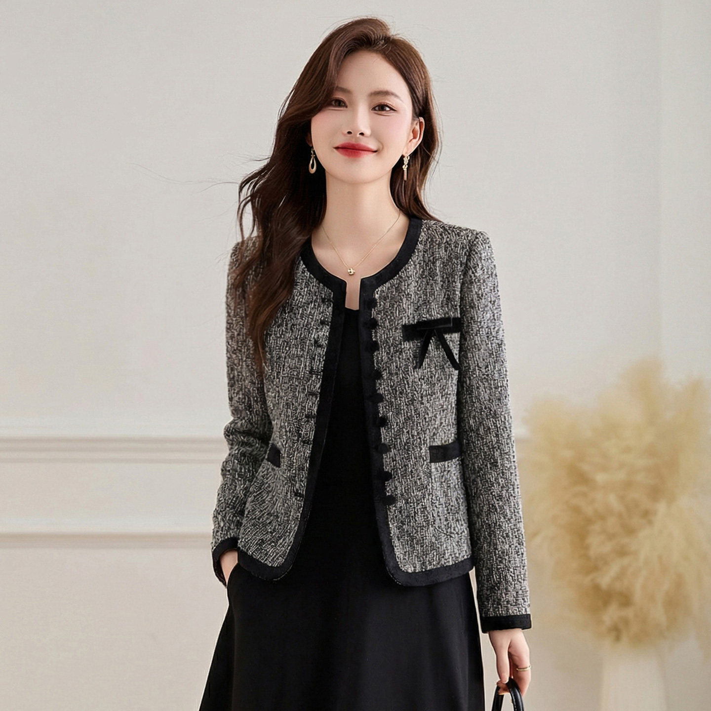 2026 Spring Collection: Women's Tweed Short Jacket with Round Neck, Contrast Trim, Elegant Slimming Effect, Versatile, Light Luxury Style Top