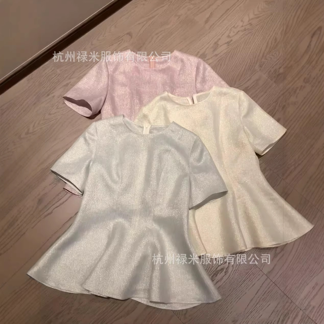 Yilu Shimmering Linen 3D Cut Top Shirt Wholesale