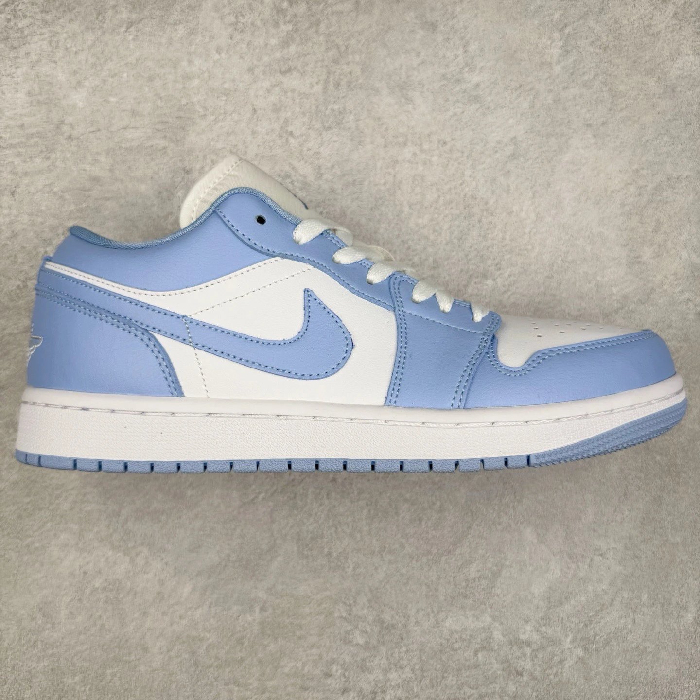 现货【现货】纯原实拍Jordan Air Jordan 1 low "aluminum" 潮流 低帮 复古篮球鞋 男女款 北卡蓝货号DC0774-141