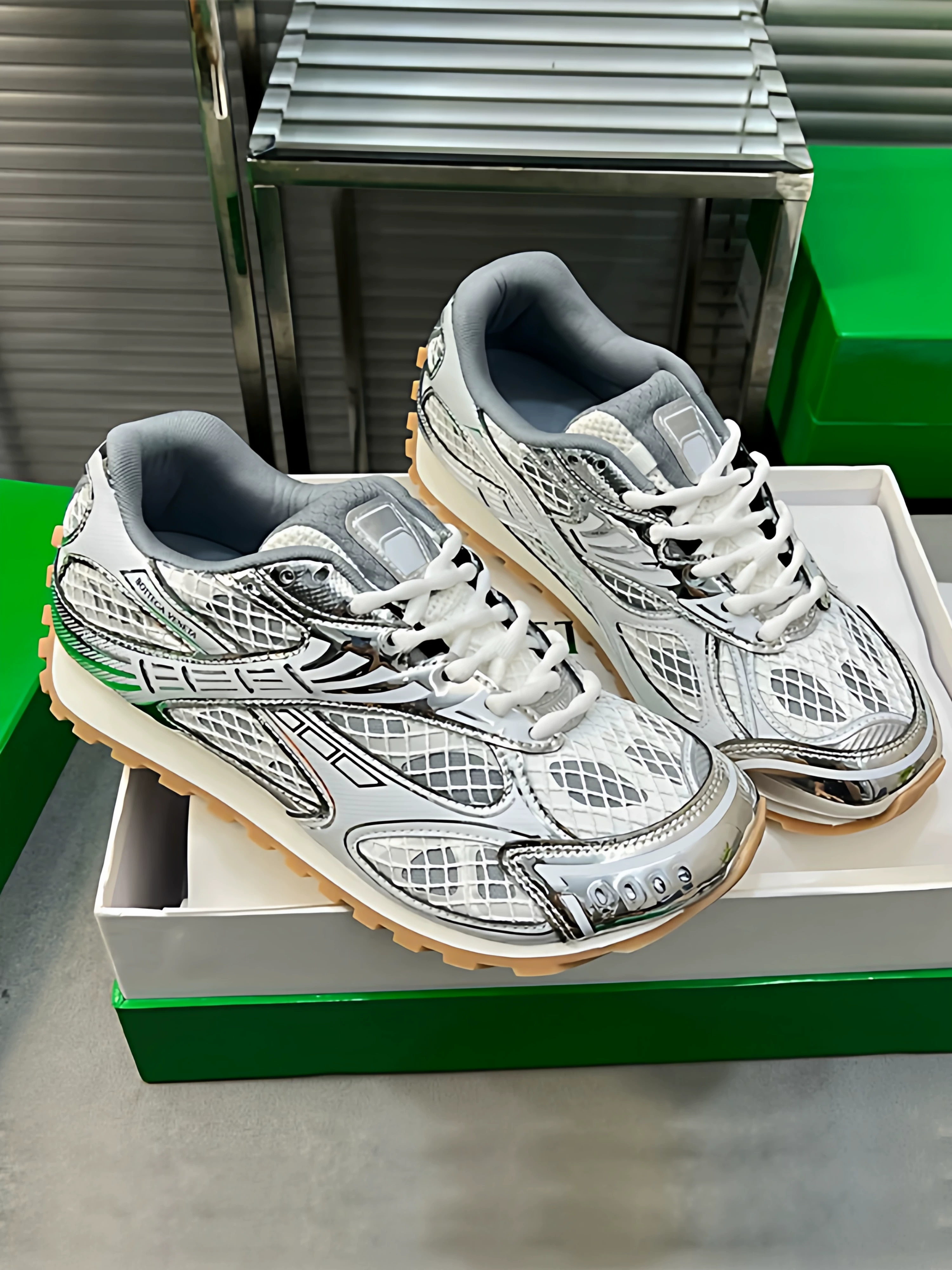 Celebrity-Inspired German Training Shoes, Trendy Versatile Casual Sneakers, European Style 2026 New Silver Retro Running Shoes Foto QC de TAOBAO na Qualit.ly