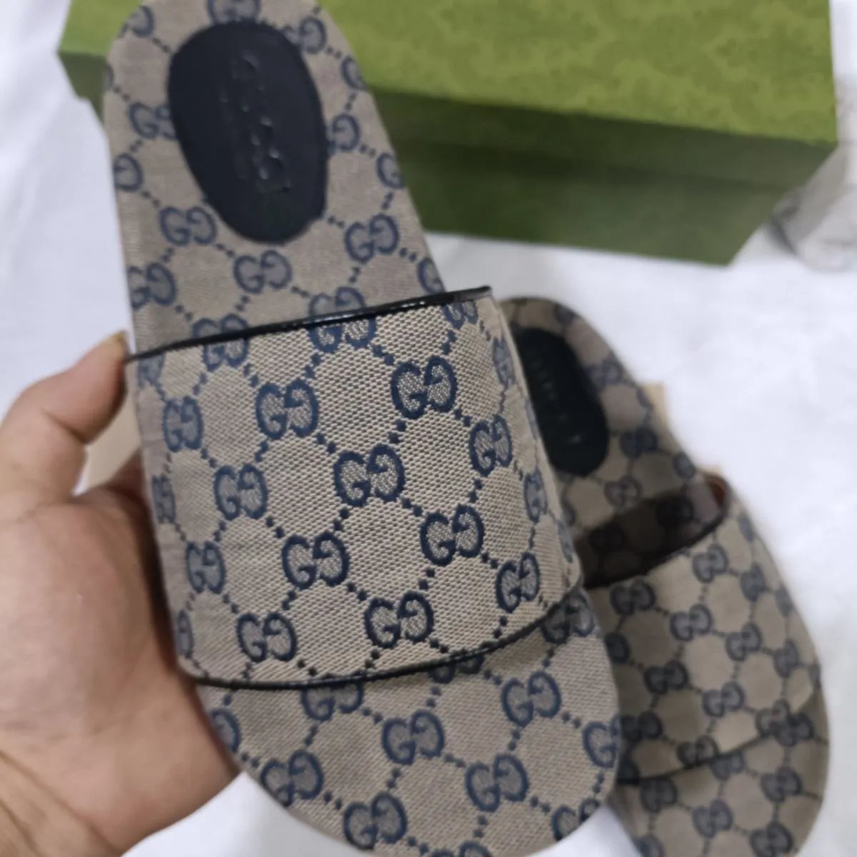 gic 拖鞋